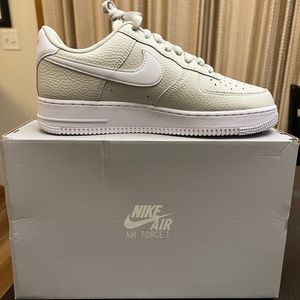 AIR FORCE 1 LOW '07 Light Bone/White -NIB. Size 8.5 Men’s or 10 in Womens